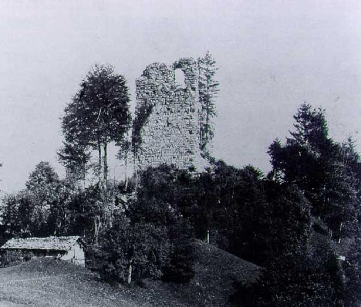 Burgruine Ramschwag im Weiler Bazul (um 1905). 